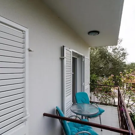 Apartments Villa Nikol-3